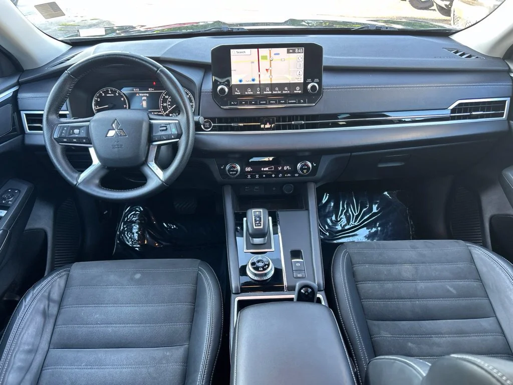 Used 2023 Black Mitsubishi SE image 32