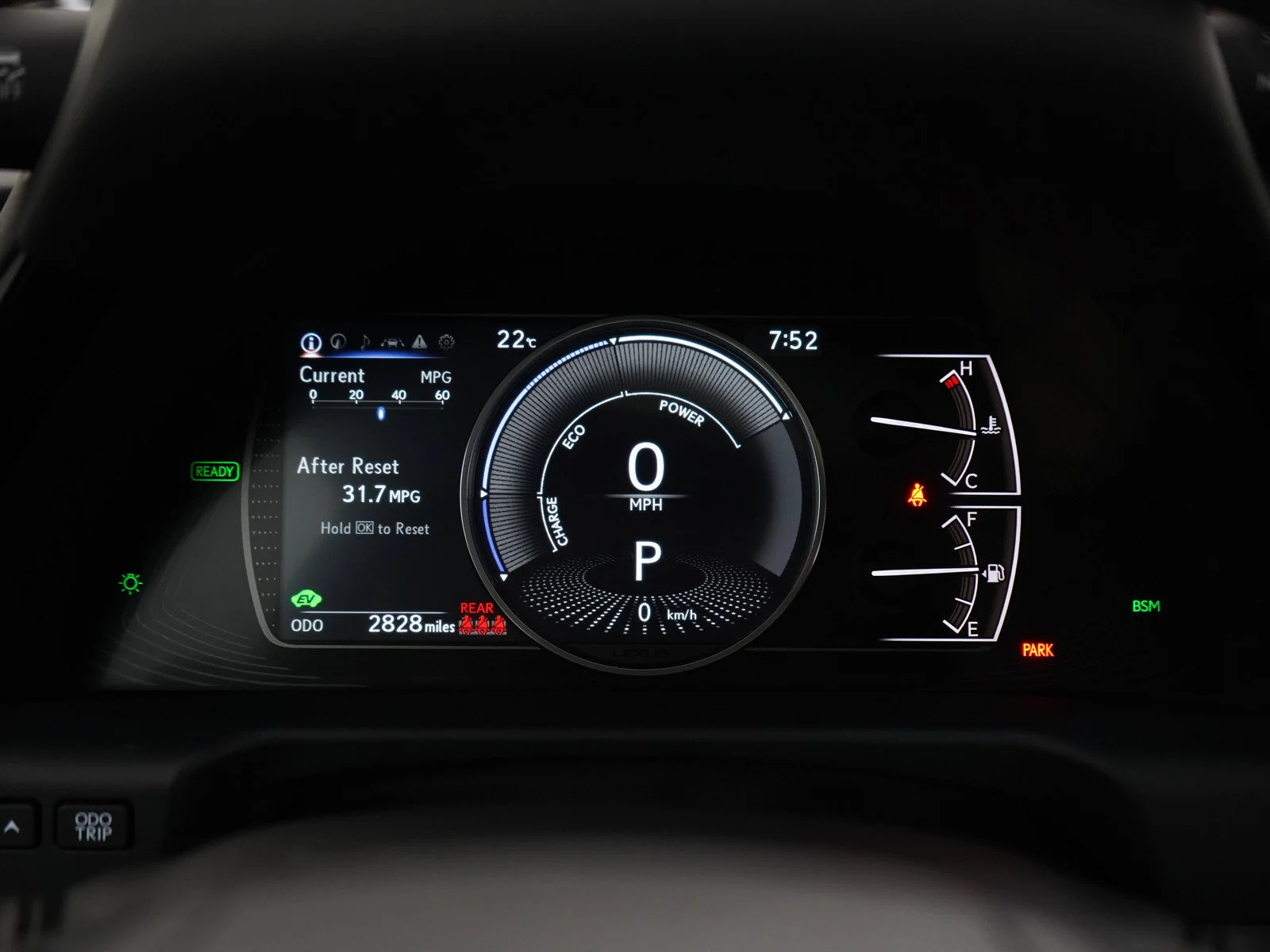 Used 2025 Obsidian Lexus 300h F SPORT Handling image 23