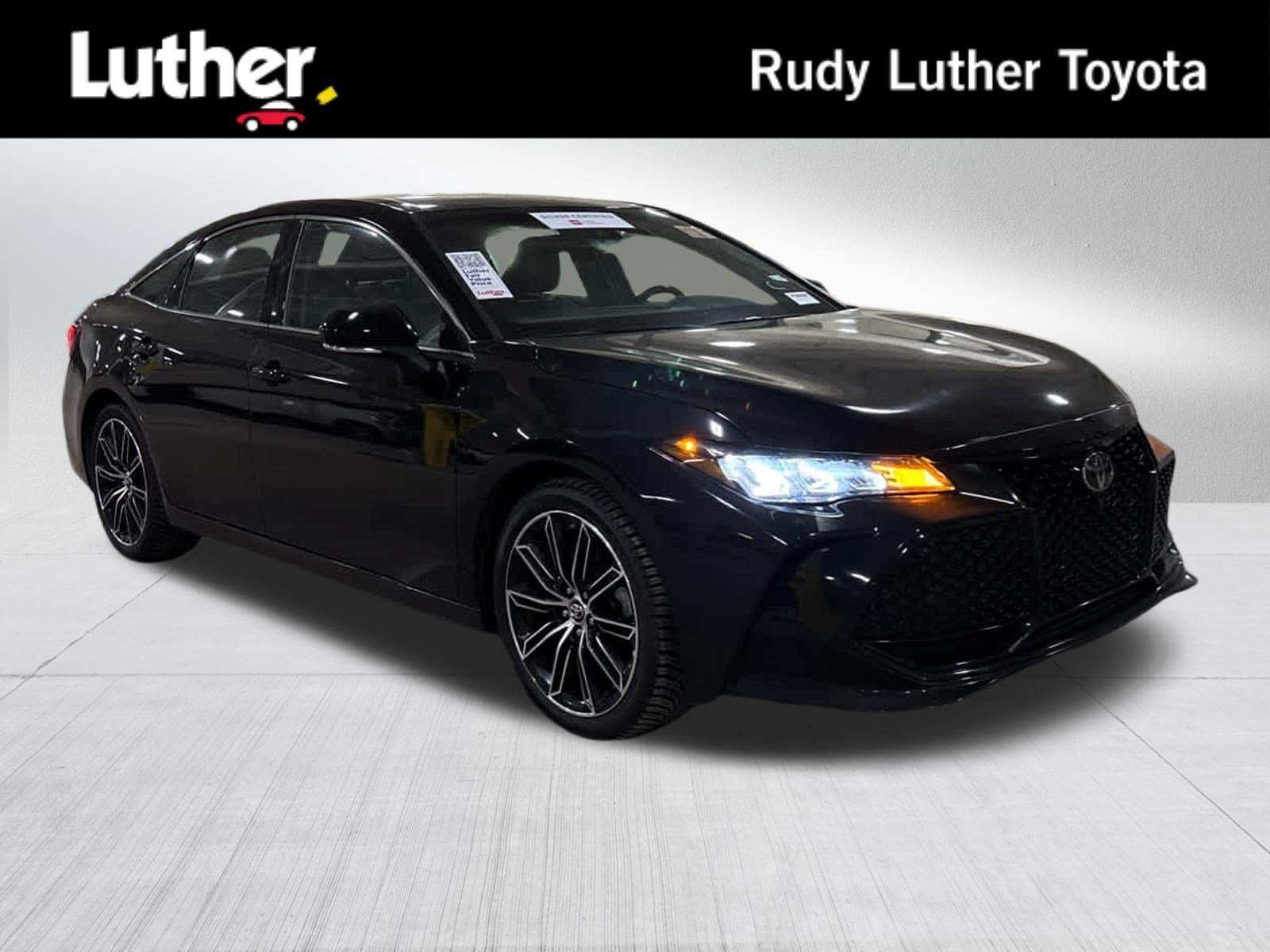 Certified Used 2019 Midnight Black Metallic Toyota XSE image 1