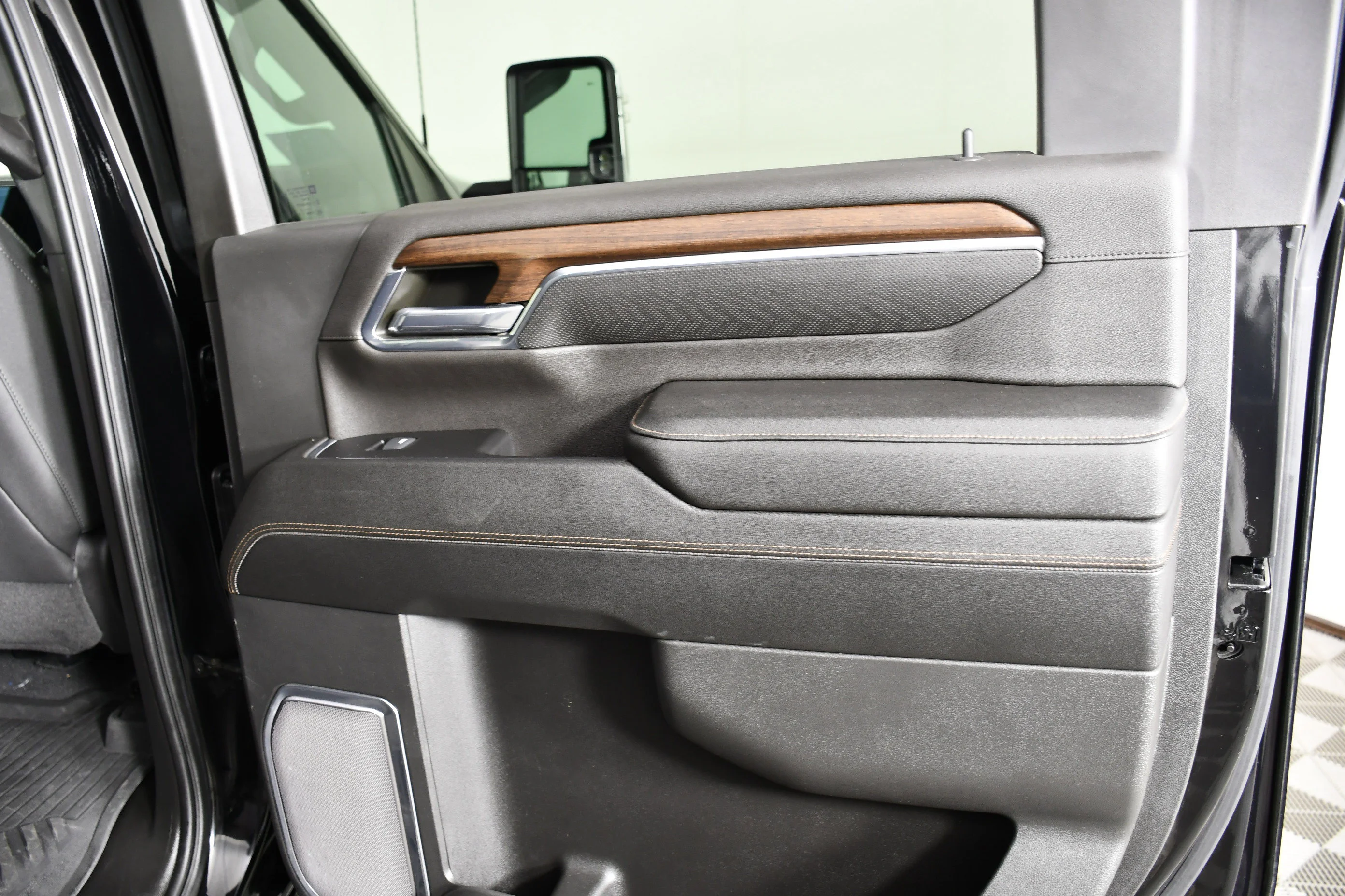 Used 2024 Black Chevrolet High Country image 50