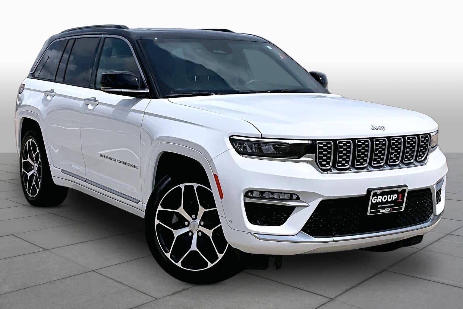 Used 2025 Bright White Clearcoat Jeep Summit Reserve image 3