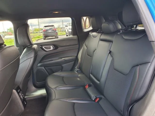 Used 2024 Red Hot Pearlcoat Jeep Trailhawk image 27