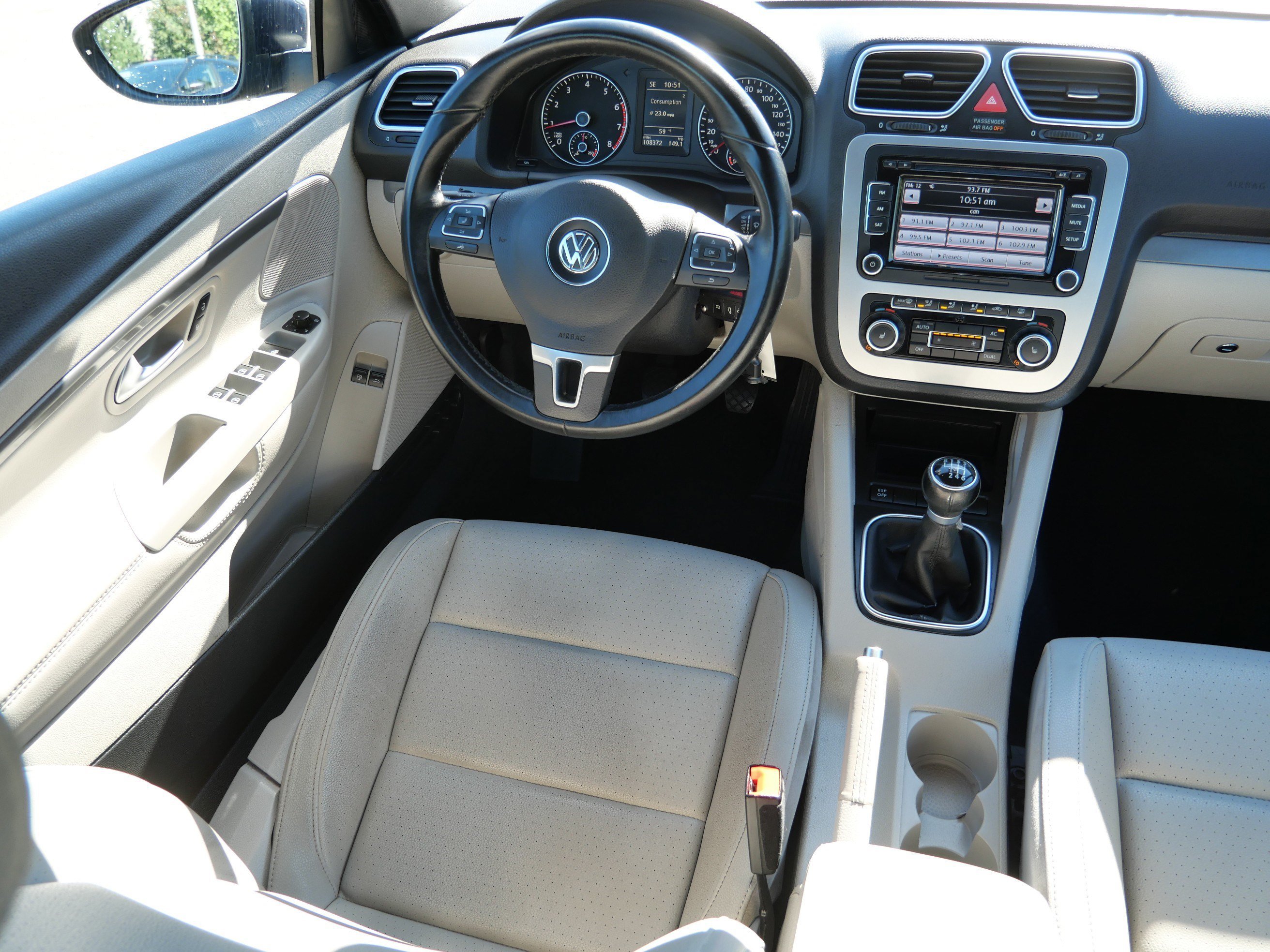 Used 2010 Eismeer Blue Metallic Volkswagen Komfort image 7