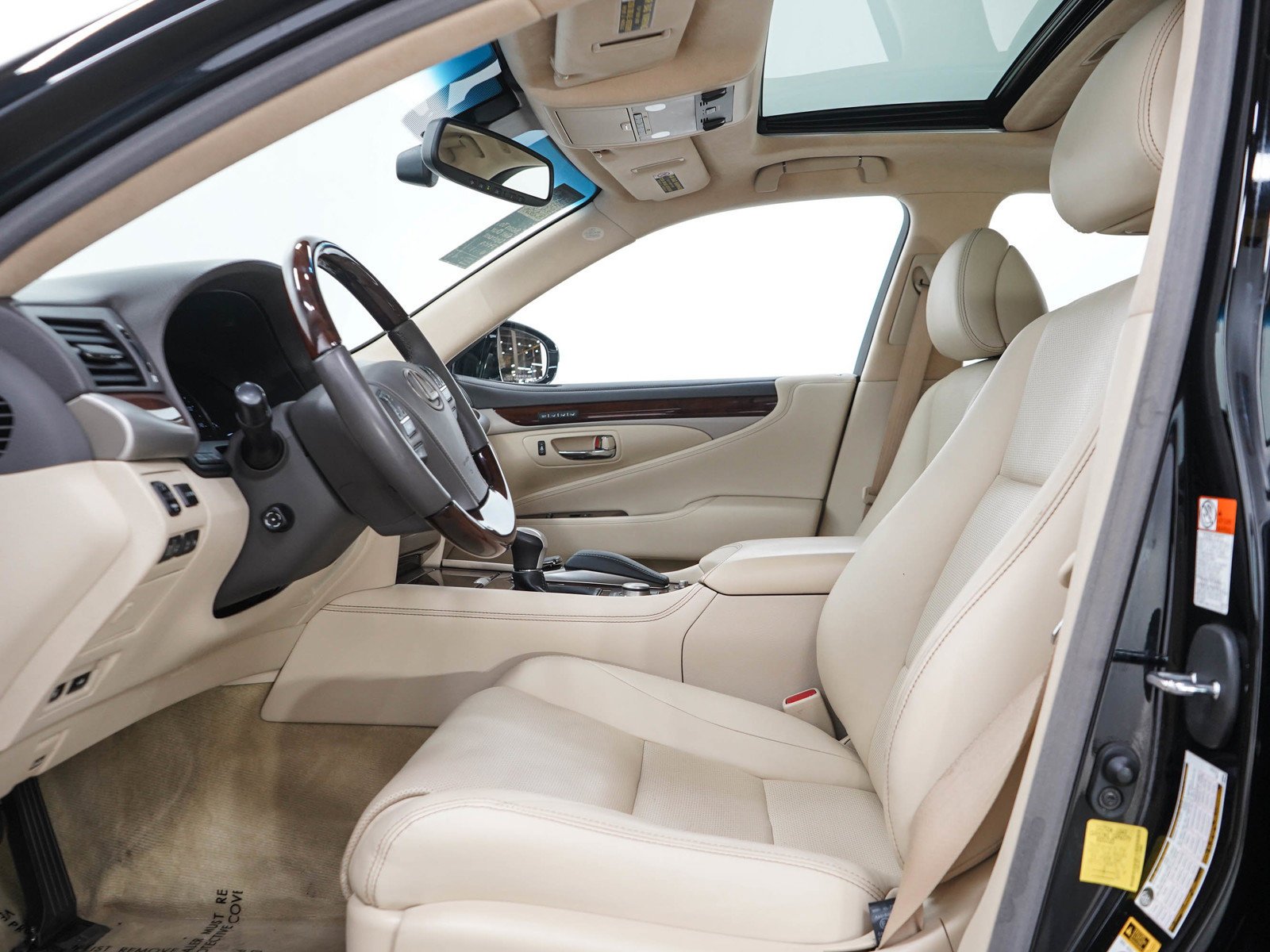 Used 2015 Obsidian Lexus 460 image 21