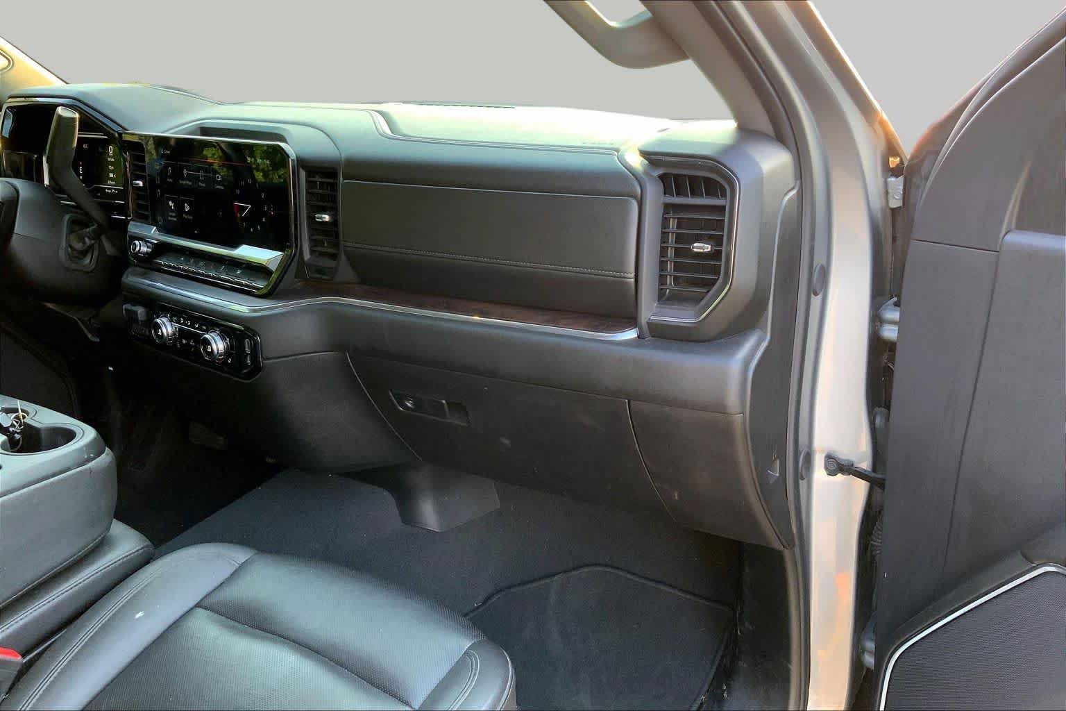 Used 2025 Sterling Metallic GMC SLT image 18