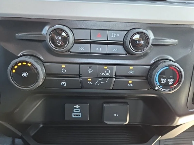 New 2026 Oxford White Ford F-600® XL image 27