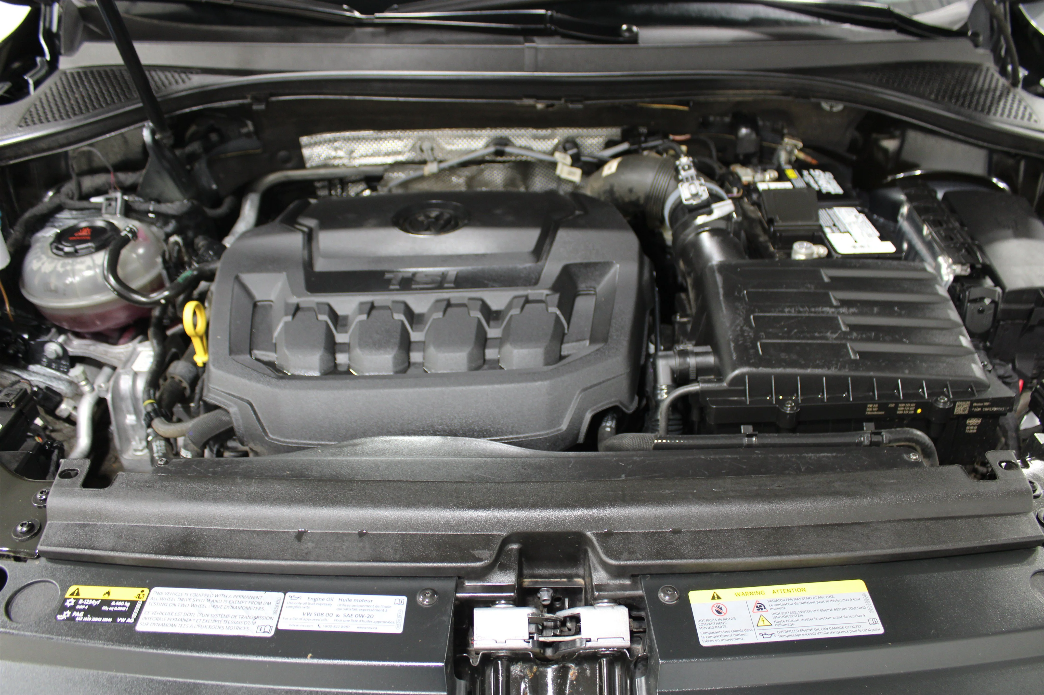 Used 2022 Gray Volkswagen SEL R-Line image 38