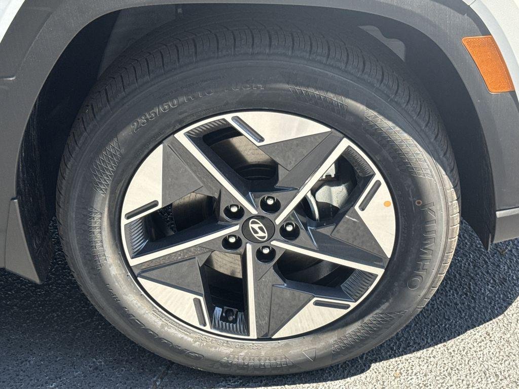 New 2026 White Hyundai SEL FWD image 12