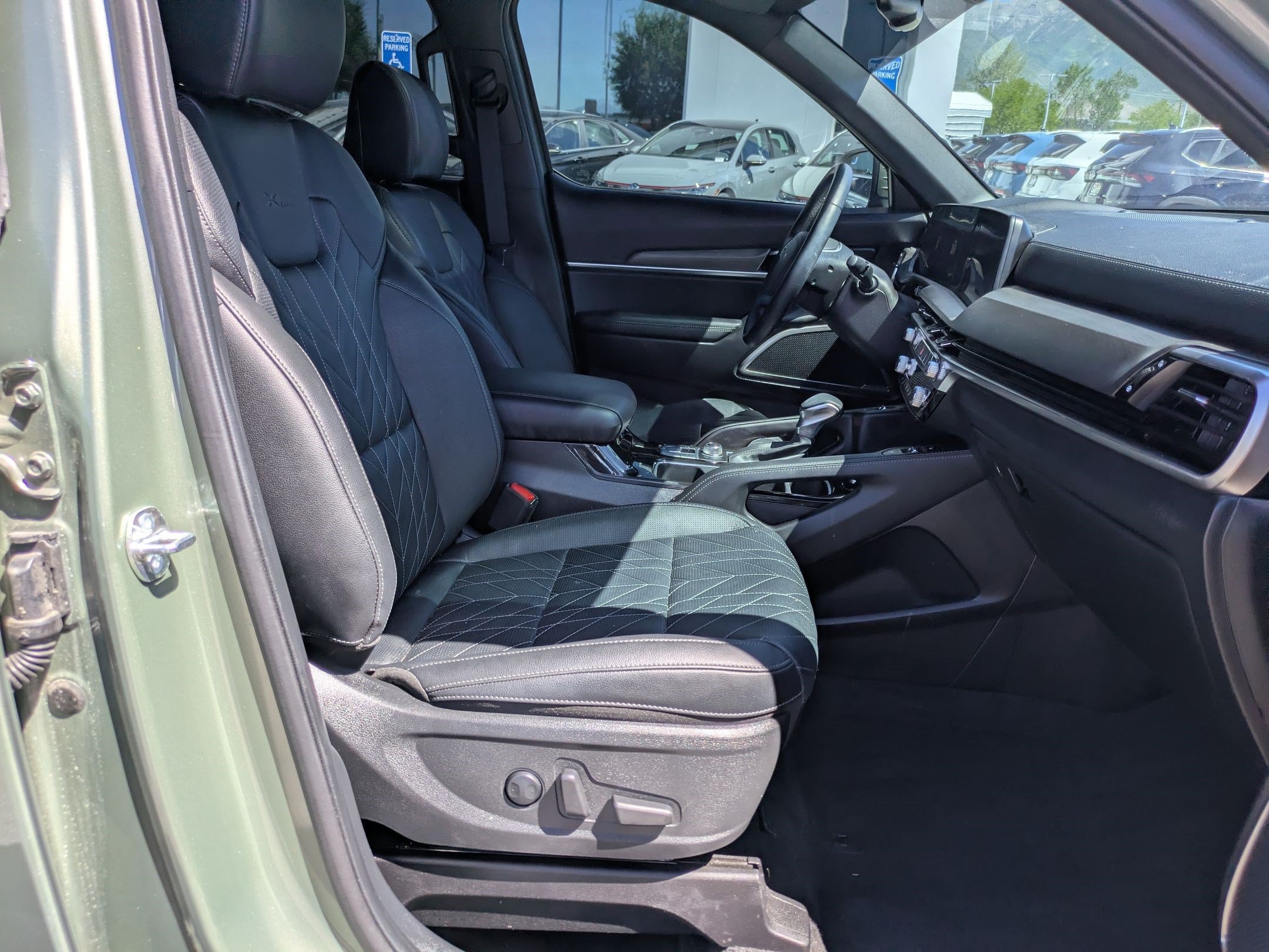 Used 2025 Jungle Green Kia EX X-Line image 34