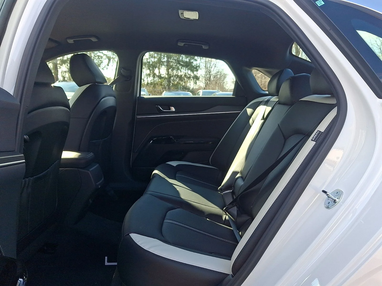 New 2026 White Kia GT-Line image 9