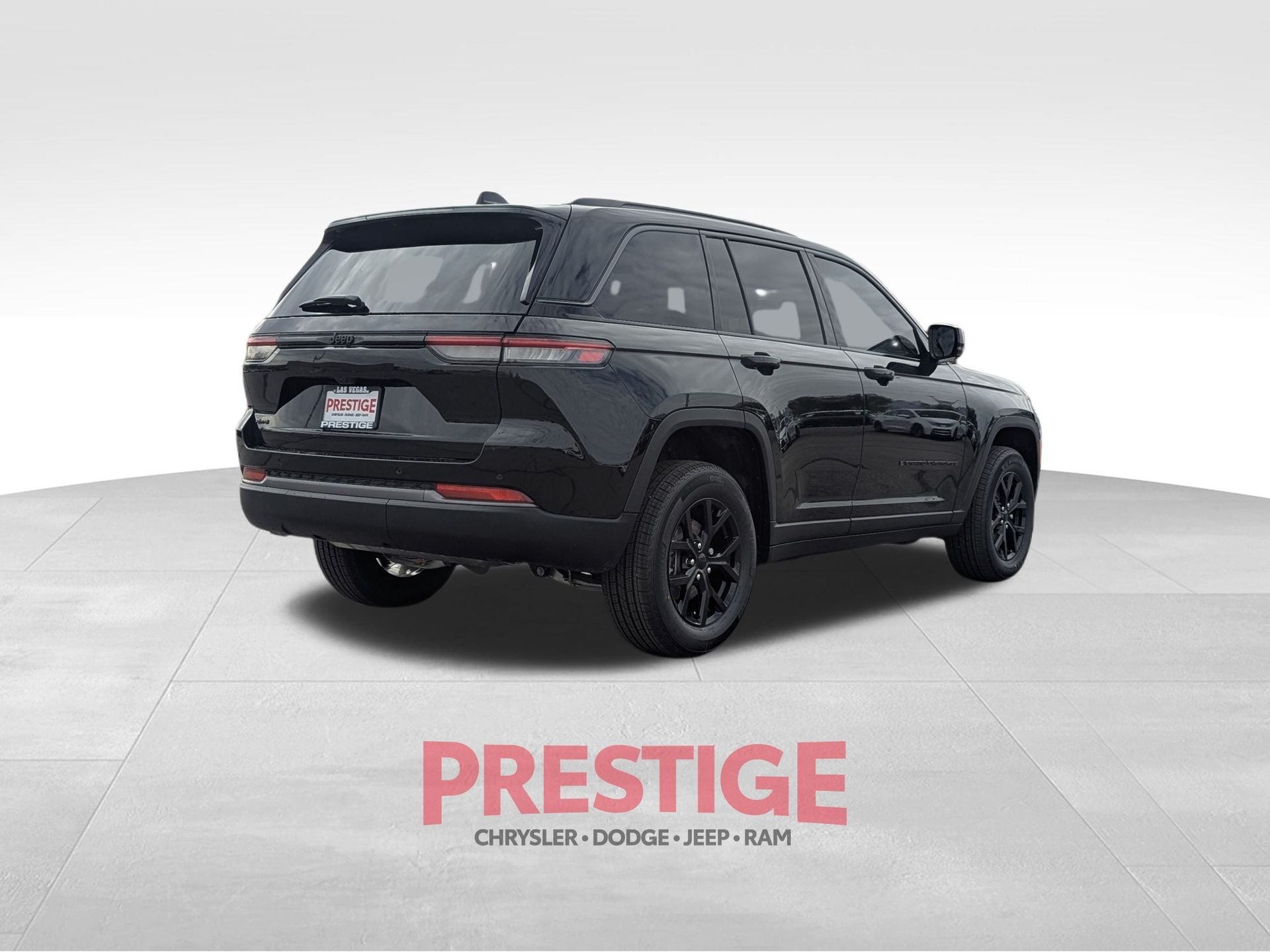 New 2026 Diamond Black Crystal Pearl-Coat Exterior Paint Jeep Altitude image 5