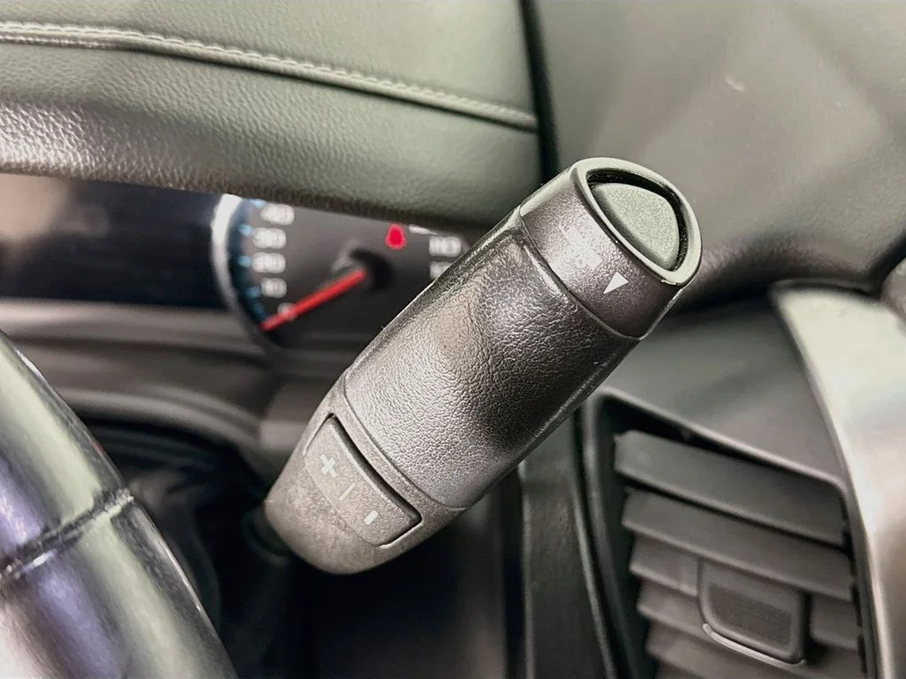 Used 2018 Silver Ice Metallic Chevrolet Premier image 18