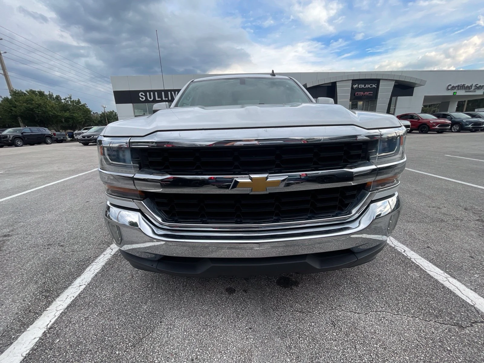 Used 2017 White Chevrolet LT image 9