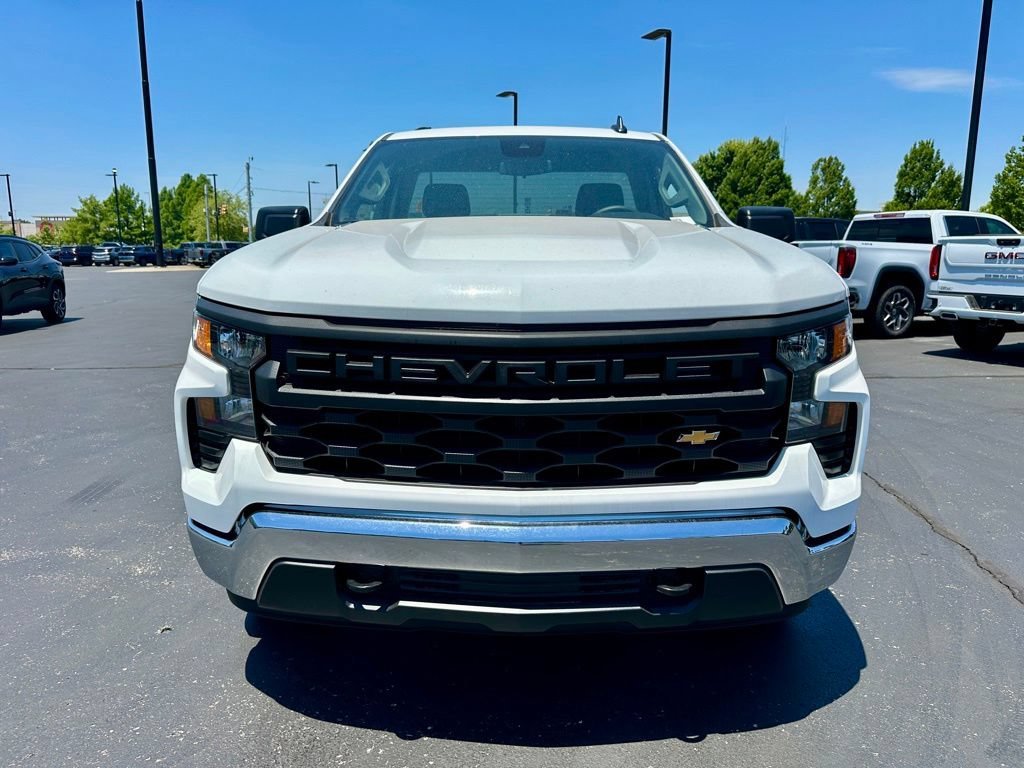 New 2026 Summit White Chevrolet WT image 10
