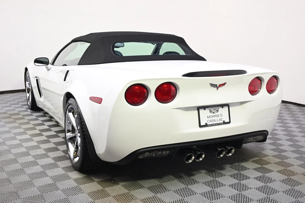 Used 2011 ARCTIC WHITE Chevrolet Z16 Grand Sport w/3LT image 4