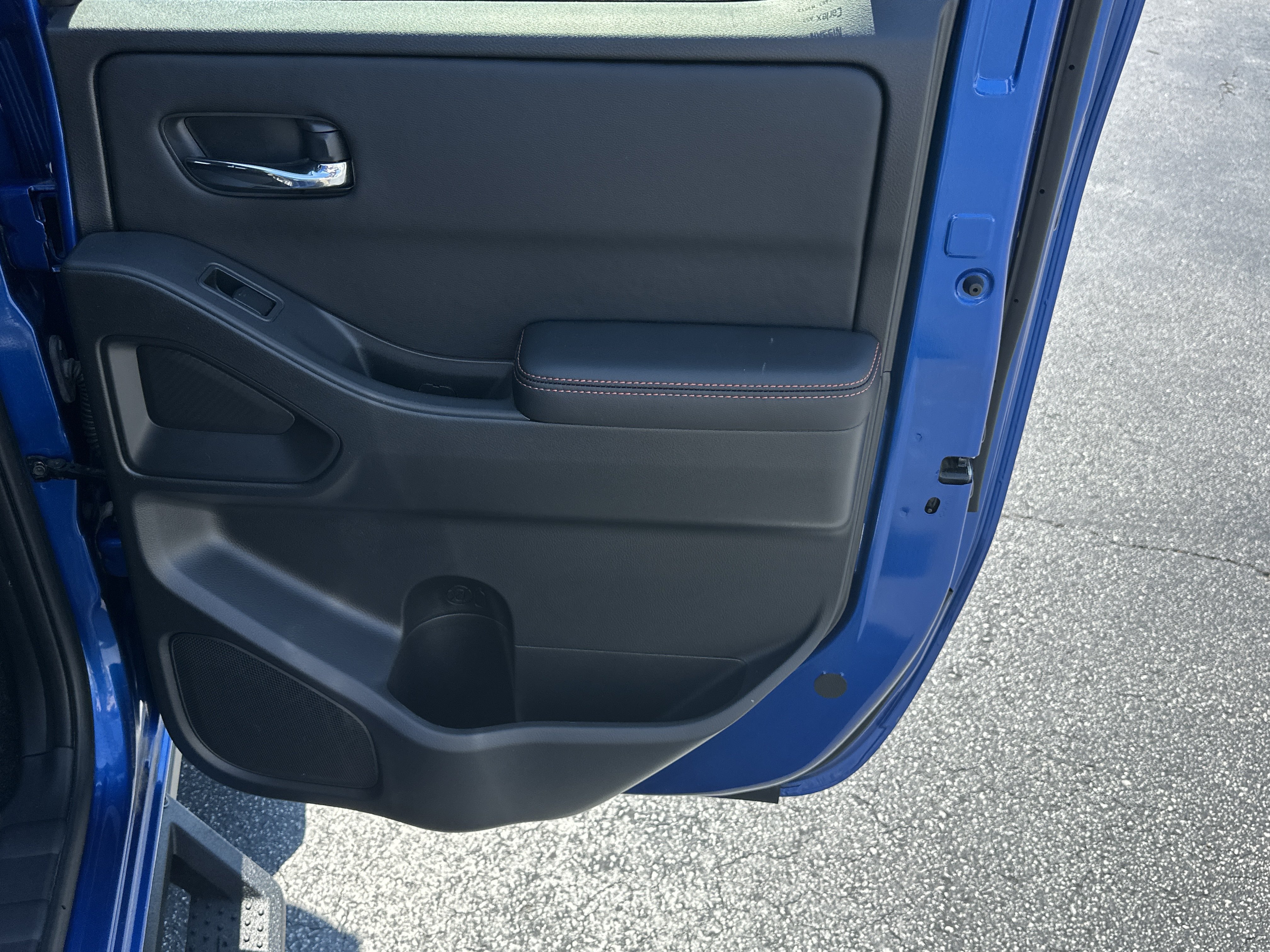 Used 2025 Bluestone Pearl Nissan PRO-X image 17