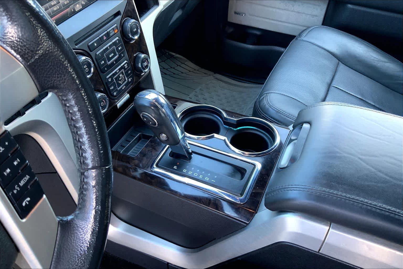 Used 2014 White Platinum Metallic Tri-Coat Ford Platinum image 17