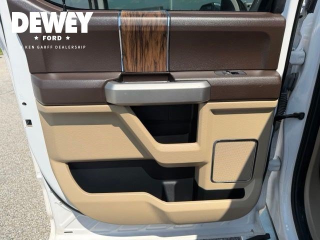 Used 2019 White Platinum Clearcoat Metallic Ford LARIAT image 19