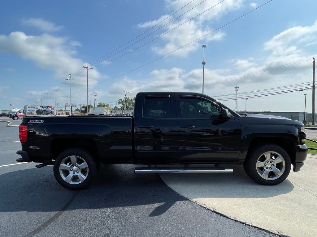Used 2017 Black Chevrolet LT image 8