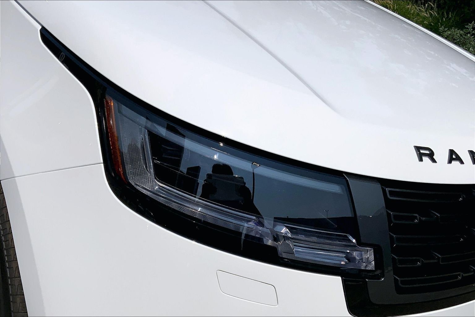 New 2026 Fuji White Land Rover SE 7 Seats image 13