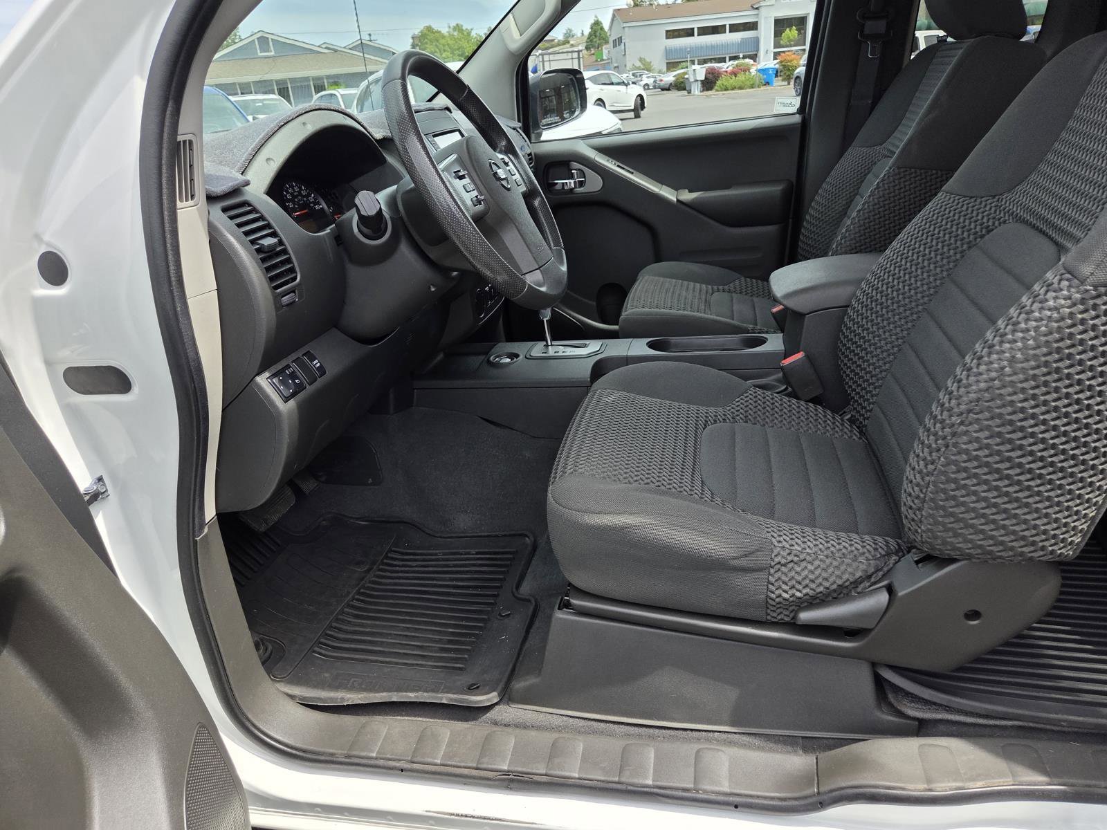 Used 2020 Glacier White Nissan SV image 10