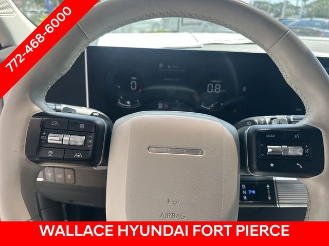 Used 2025 Silver Hyundai SE image 19