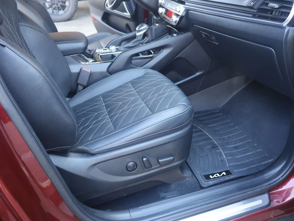 Used 2023 Red Kia SX-Prestige X-Line image 32
