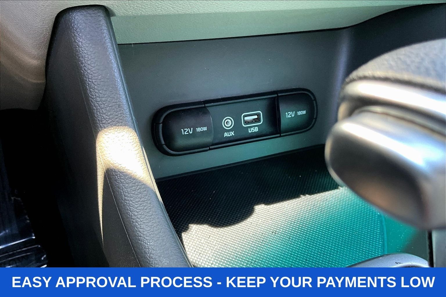 Used 2018 White Kia LX image 18