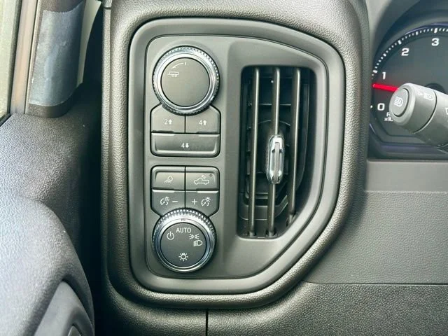 2025 GMC Sierra 3500HD Pro - Photo 29