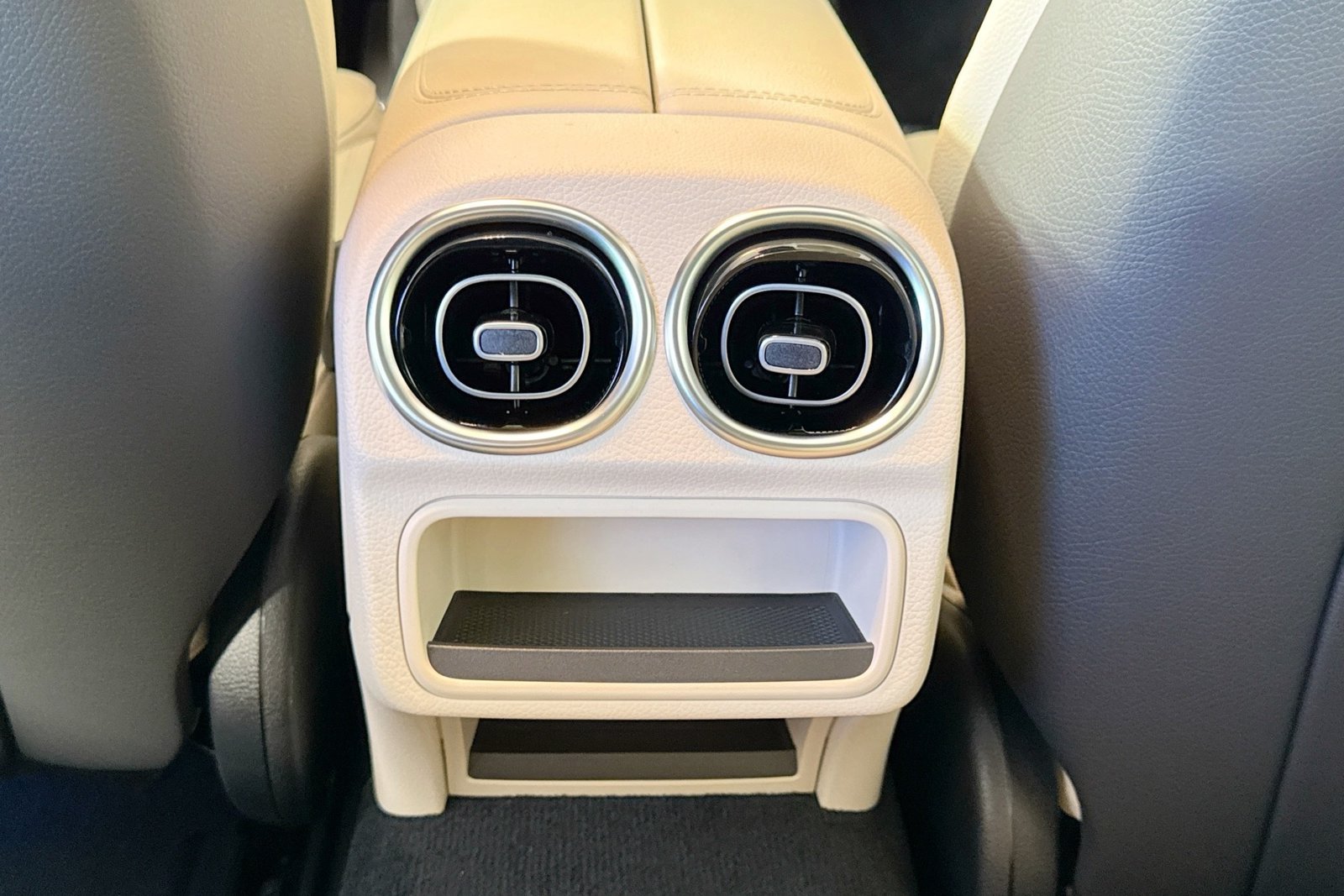 New 2026 Polar White Mercedes-Benz C 300 image 23