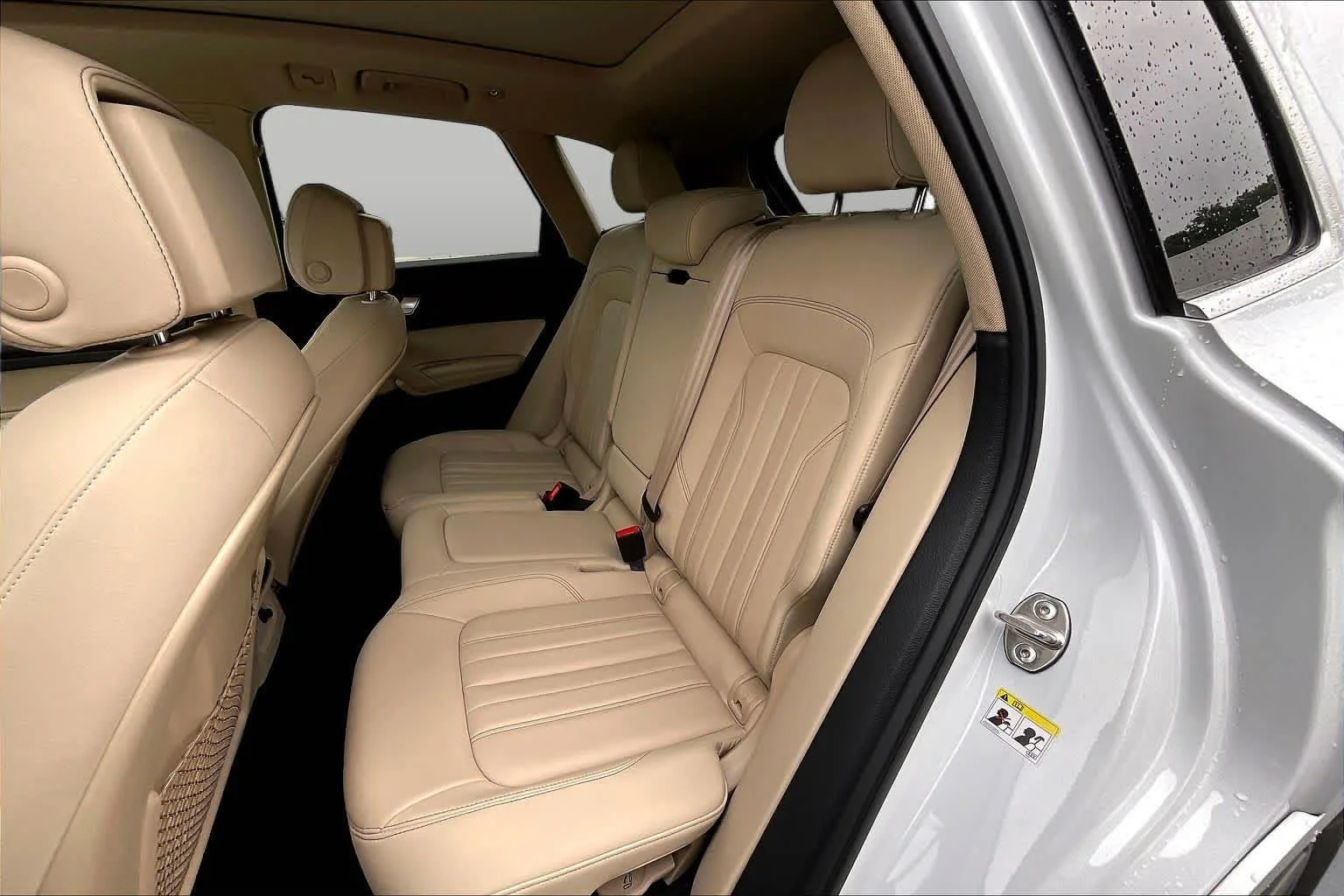 Used 2023 Ibis White Audi Premium Plus image 39