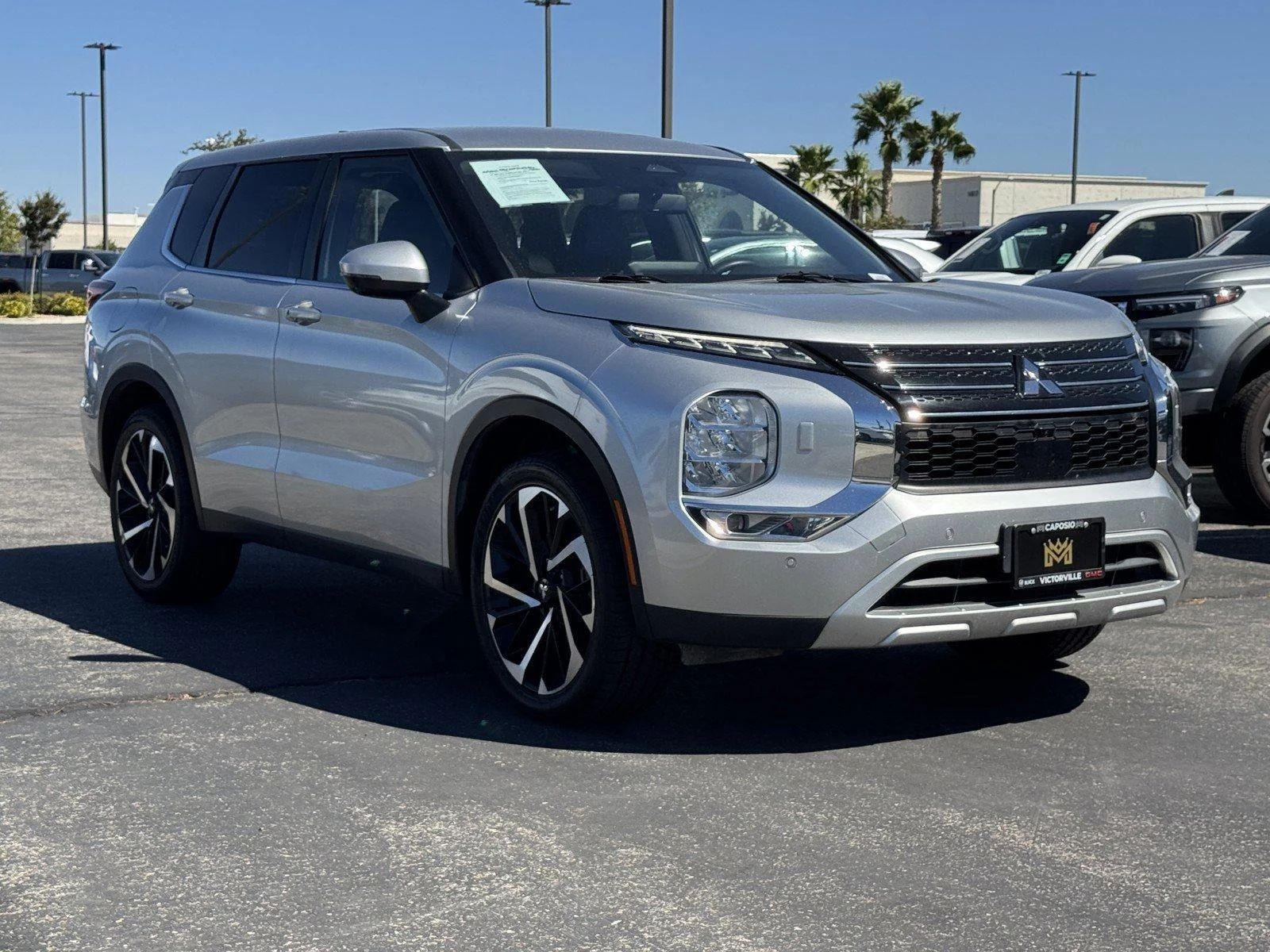 Used 2024  Mitsubishi SE image 1