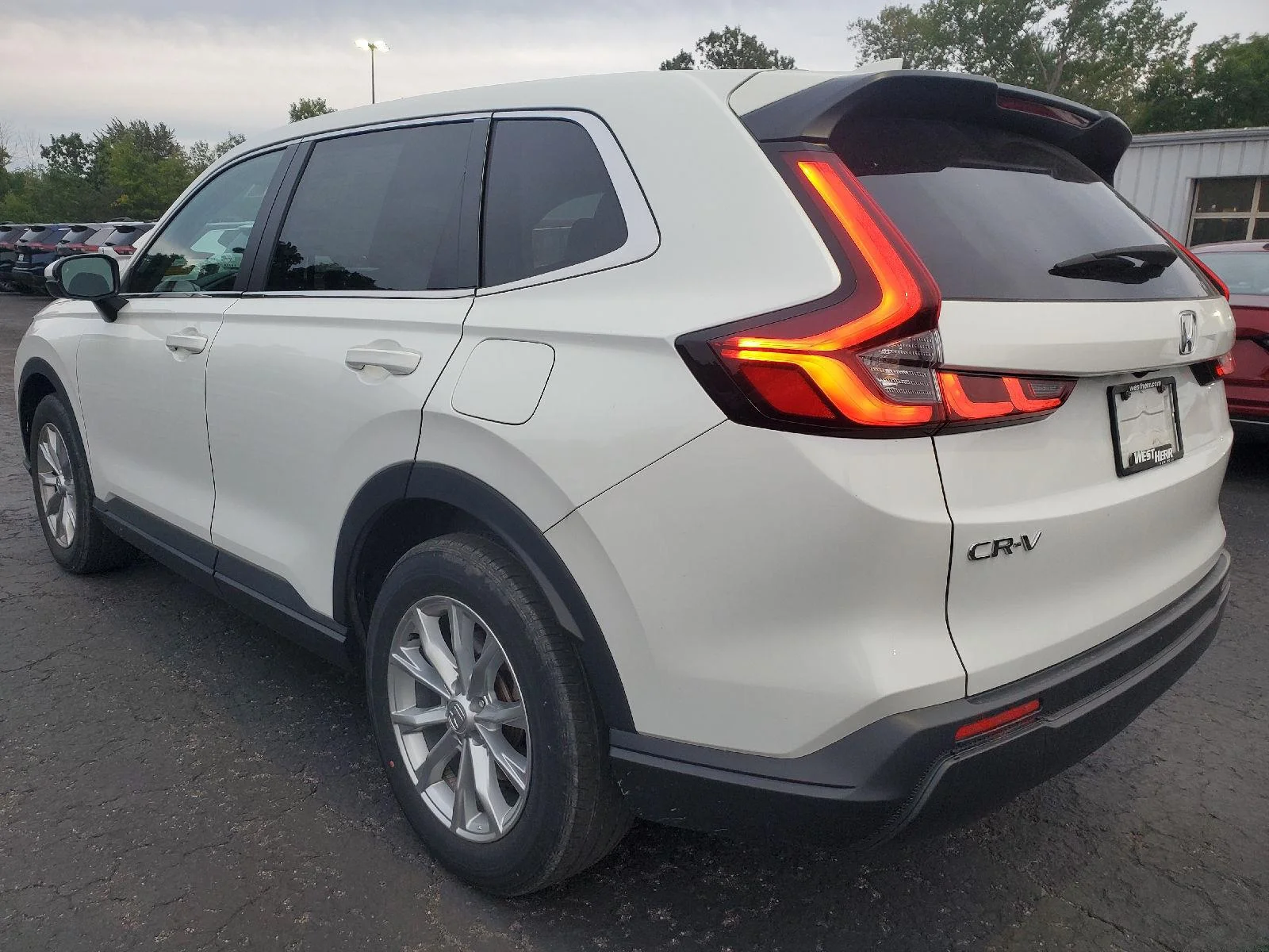 Used 2024 Platinum White Pearl Honda EX image 3