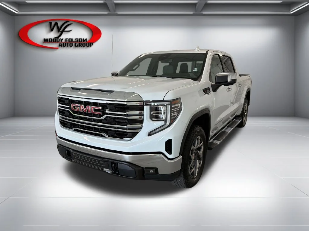 New 2026 Glacier White Tricoat GMC SLT image 3