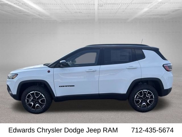 New 2026 Bright White Clear-Coat Exterior Paint Jeep Trailhawk image 6