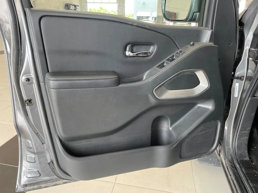 Used 2025 Gray Nissan SV image 9