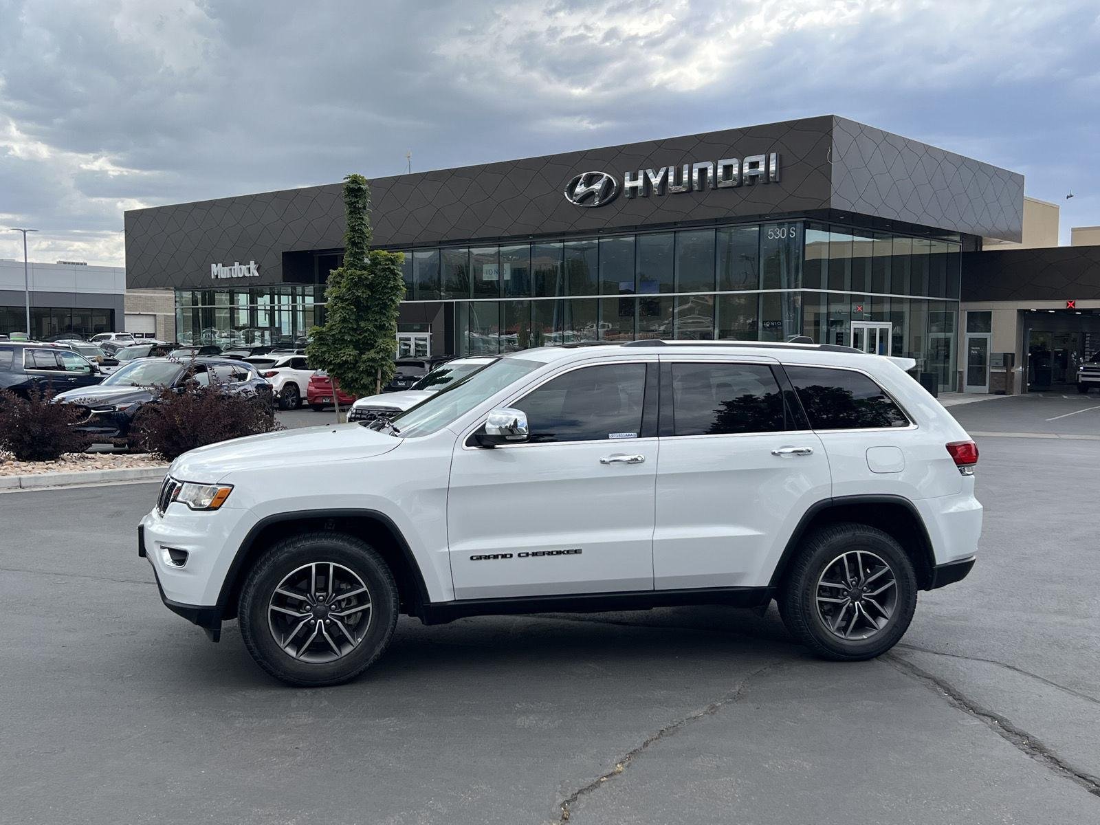 Used 2020 Bright White Clearcoat Jeep Limited image 1