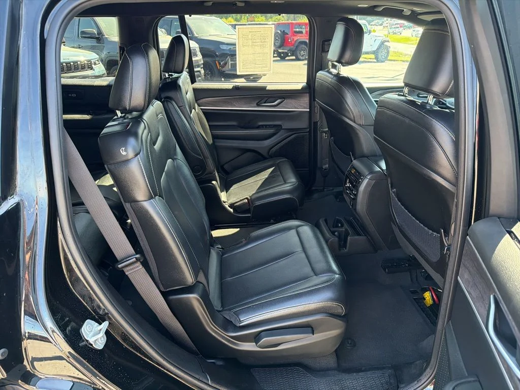 Used 2024 Black Jeep Limited image 20