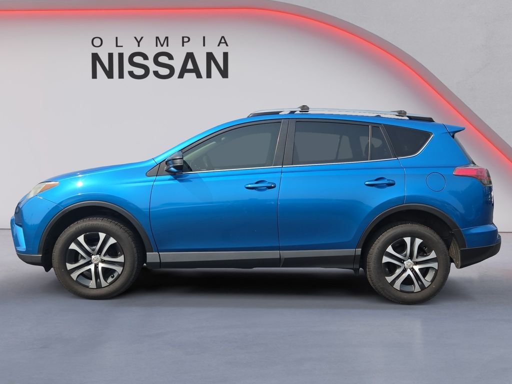 Used 2017  Toyota LE image 2