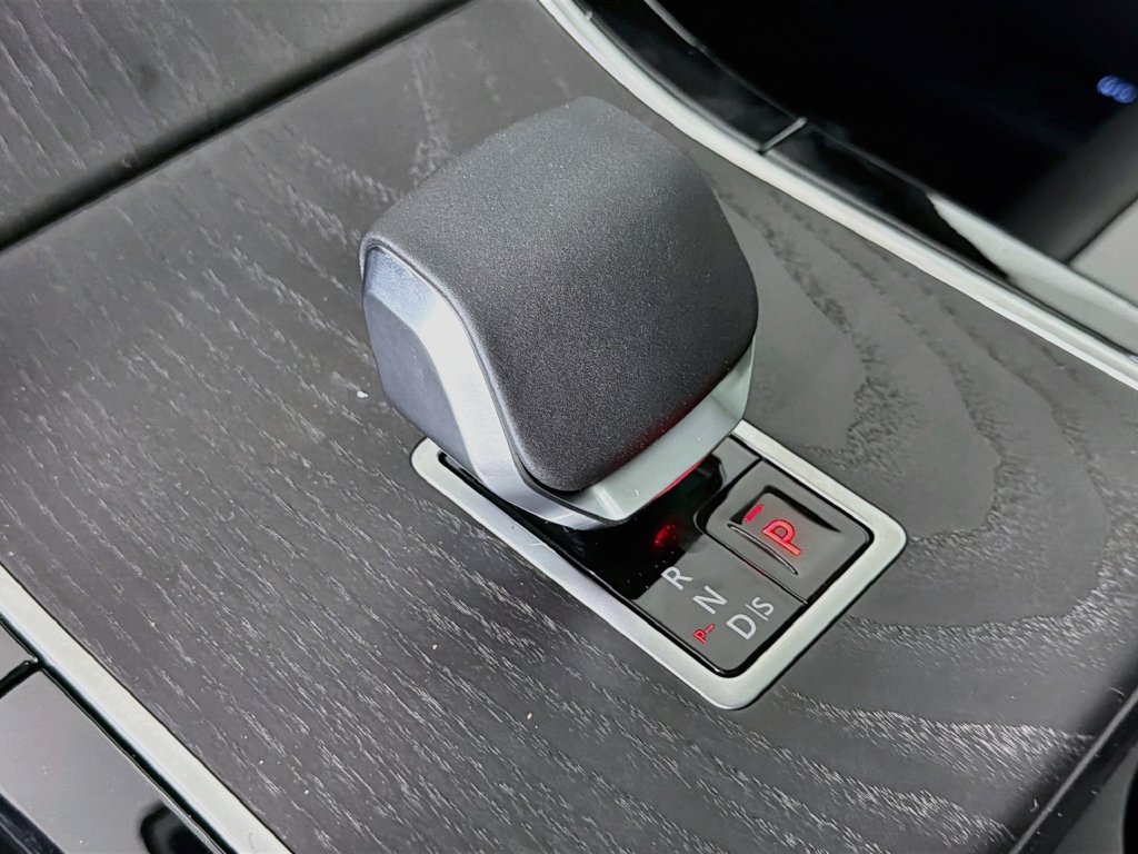 New 2026 Arroios Grey Land Rover Belgravia Edition image 17