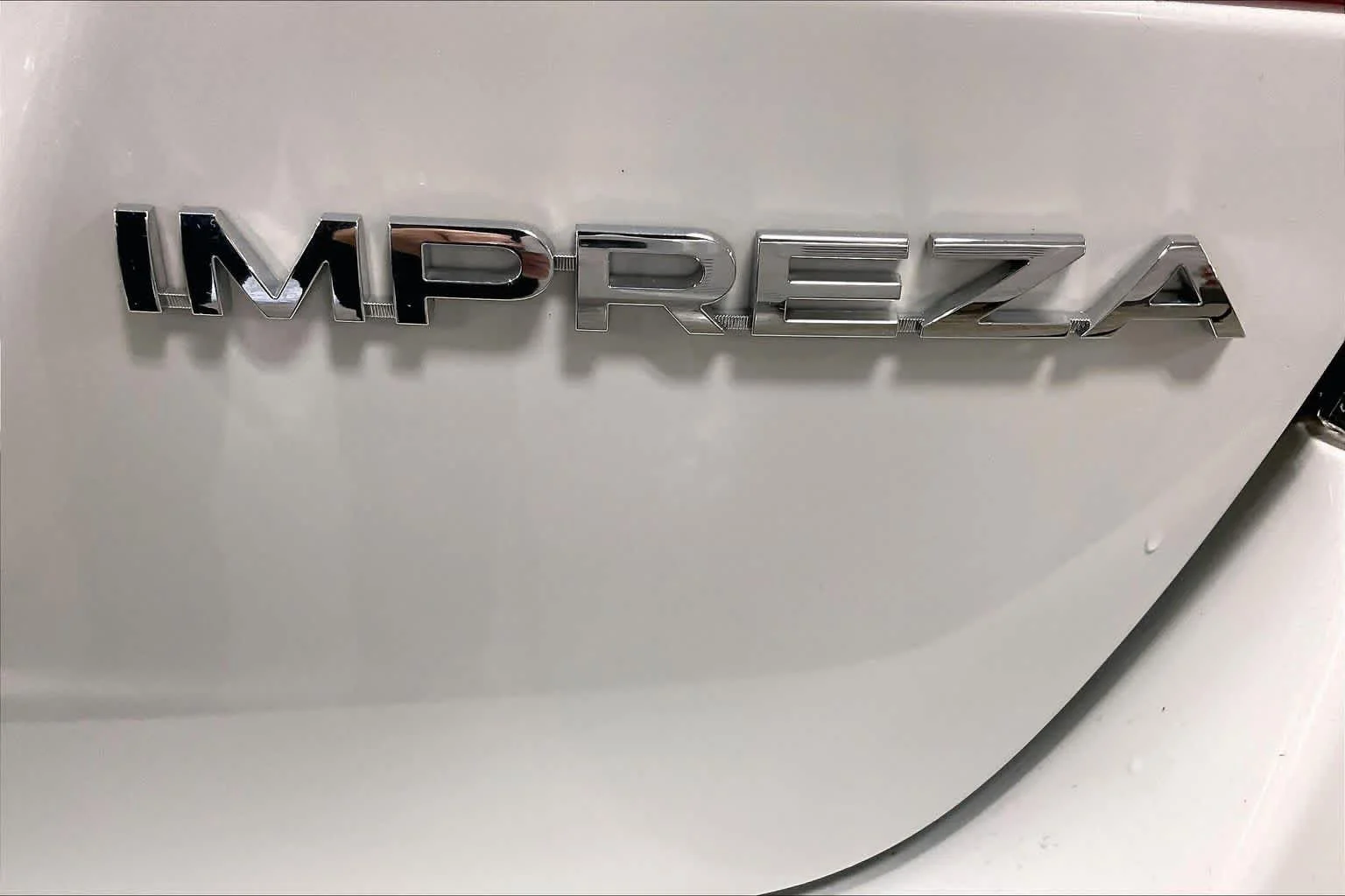 Used 2019 Crystal White Pearl Subaru  image 10