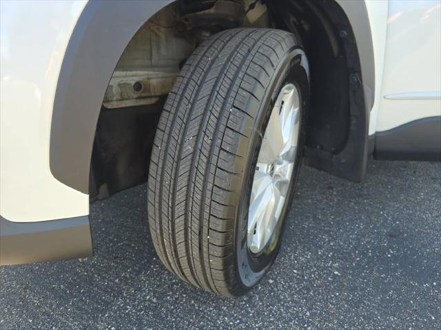 Certified Used 2023 WIND CHILL PEARL* Toyota LE image 34