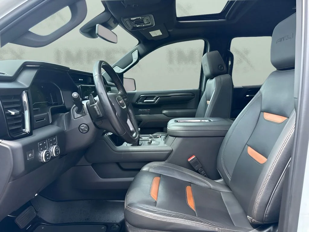 Used 2022 White GMC AT4 image 9