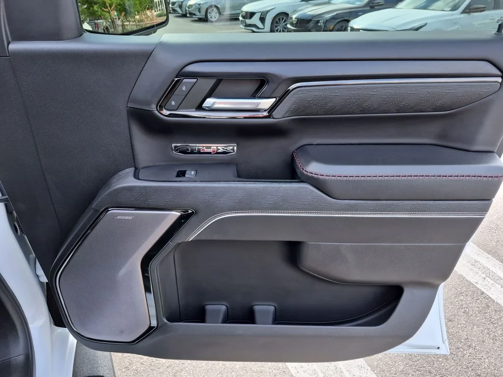 Used 2022 White GMC AT4X image 14