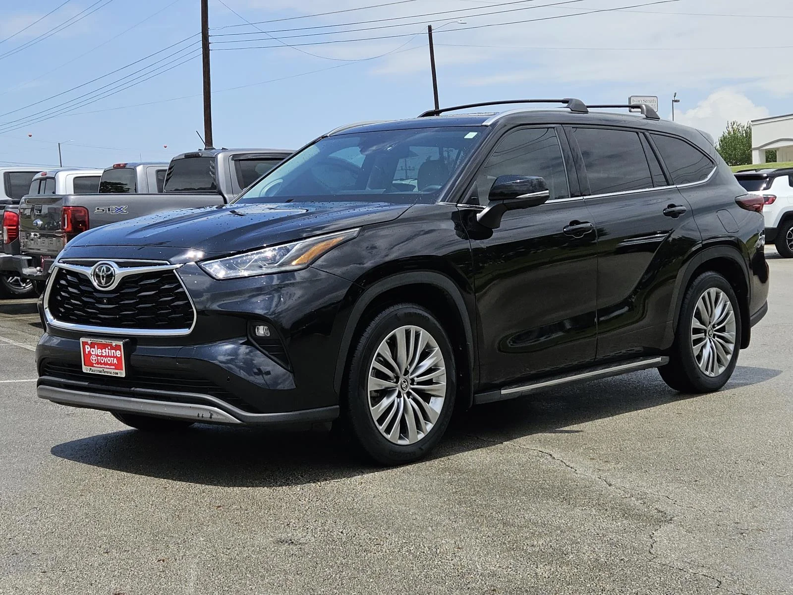 Used 2024 Black Toyota Platinum FWD (Natl) image 3