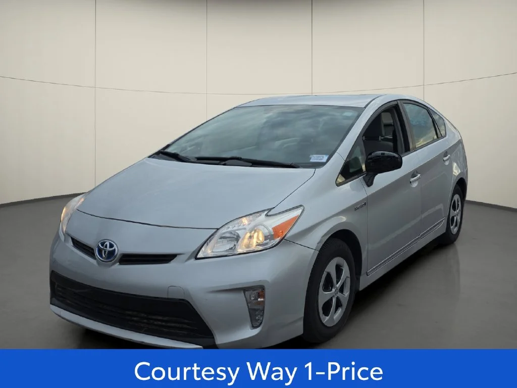 Used 2013 Silver Toyota Two image 5