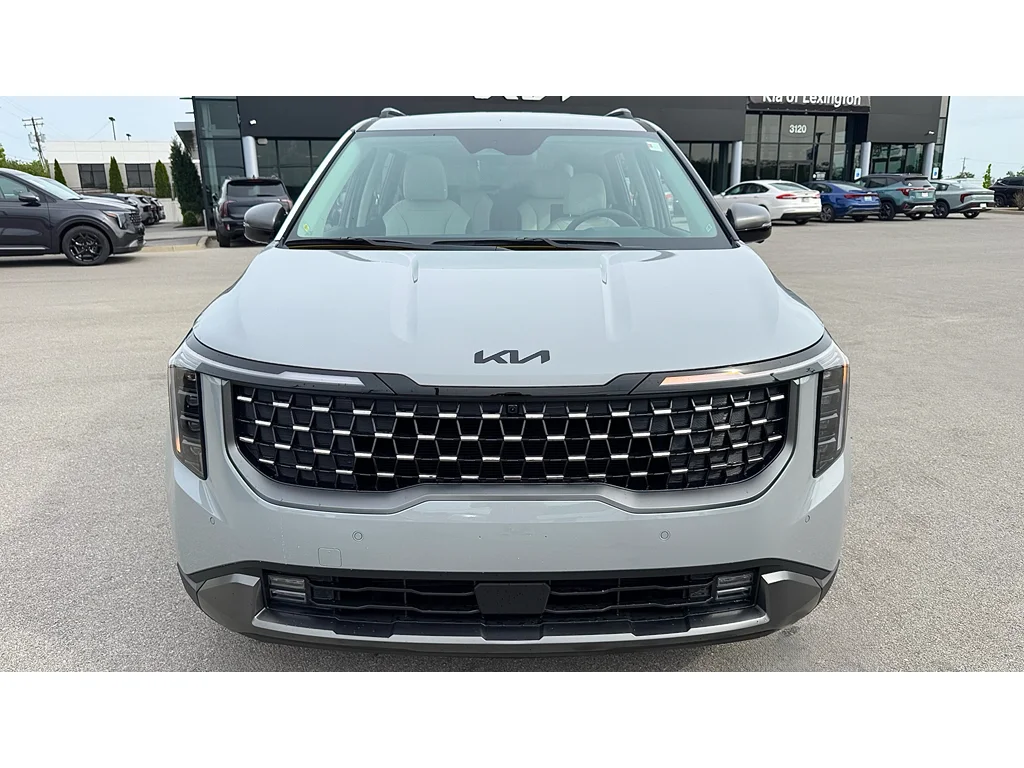 New 2026 Ceramic Silver Kia SX Prestige image 4