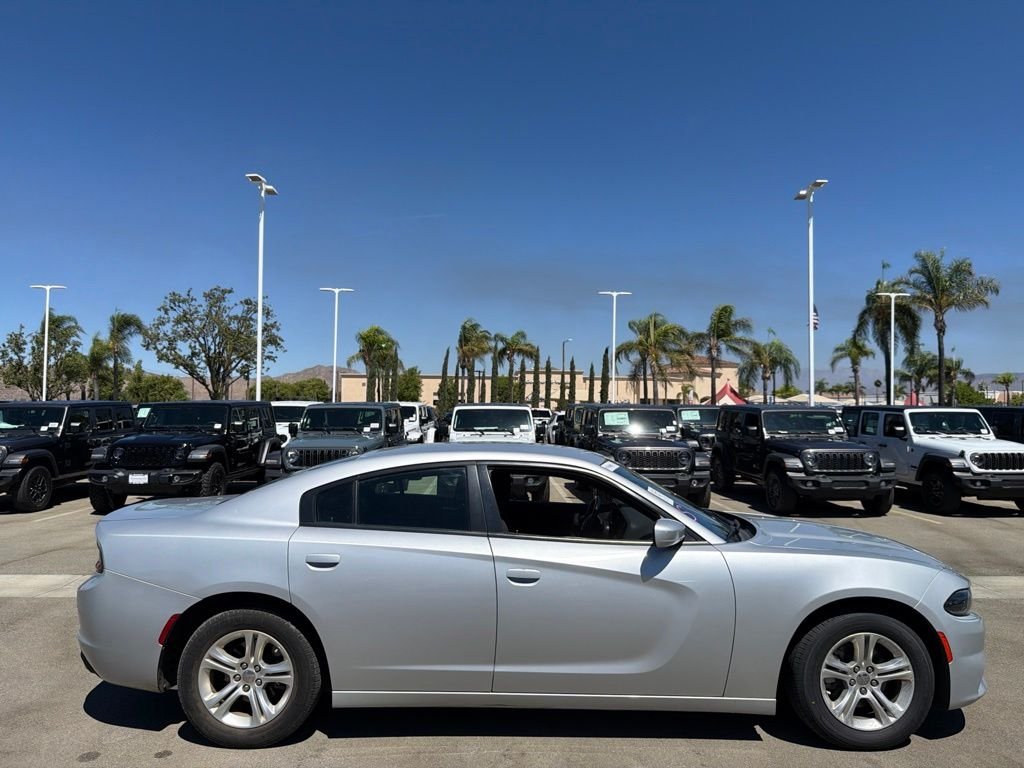 Used 2022 Silver Dodge SXT image 2