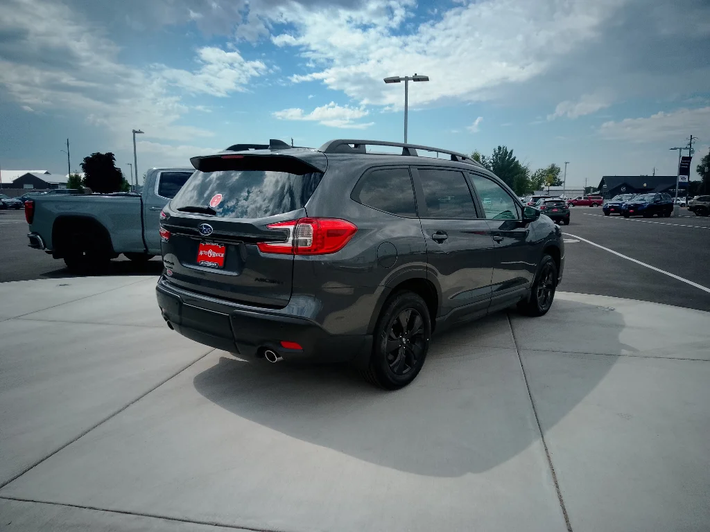 New 2026 MAGNETITE GRAY METALLIC Subaru Premium image 3