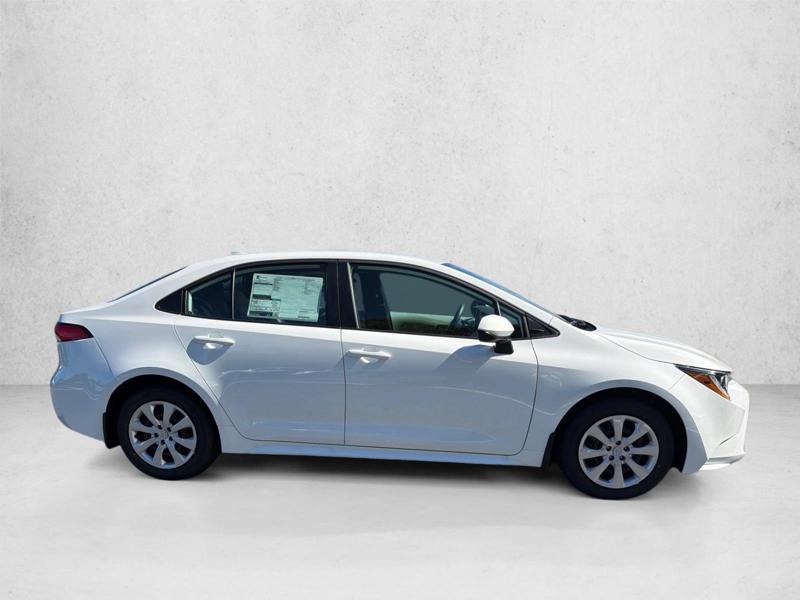 New 2027 Ice Cap Toyota LE image 2